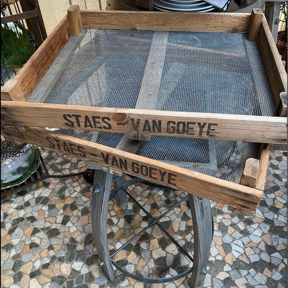 NWT Pottery Barn Vintage Bulb Trays